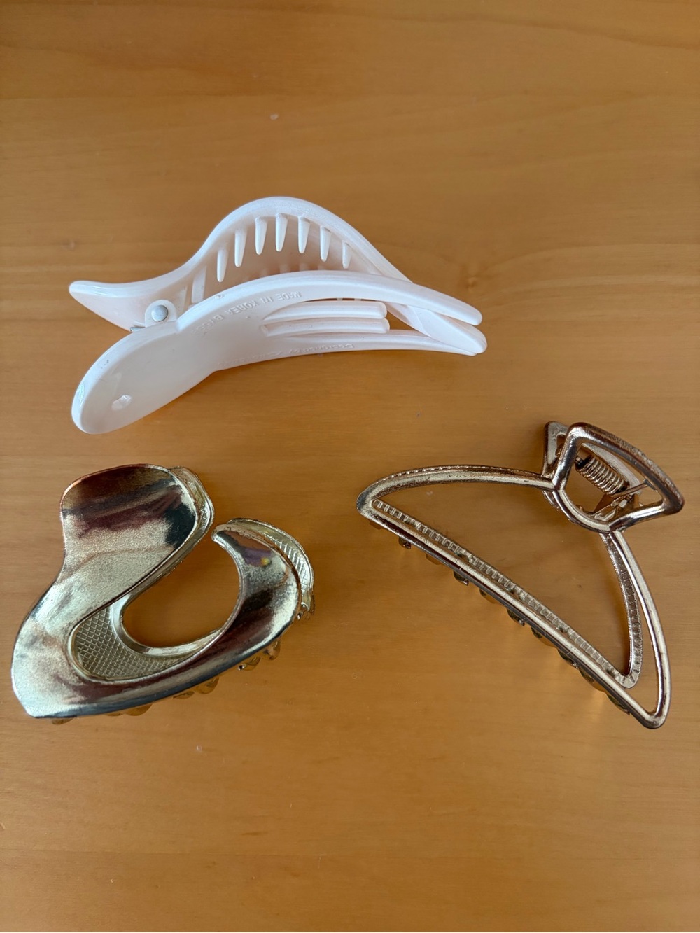 3 hair clips